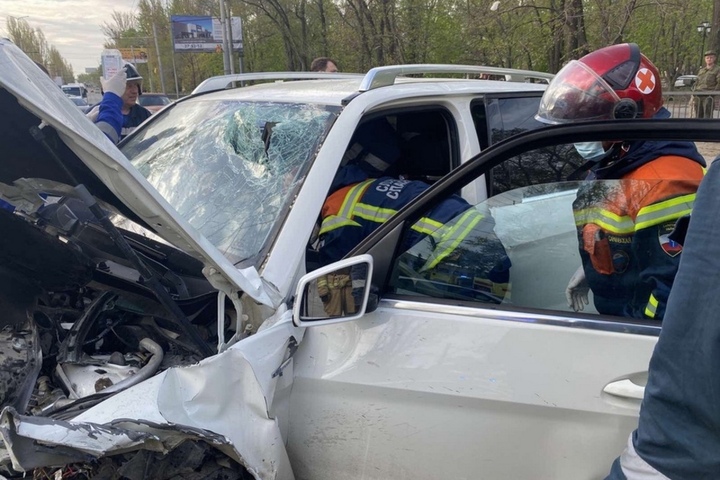 Массовое ДТП на проспекте 50 лет Октября: водитель Mercedes скончался в больнице