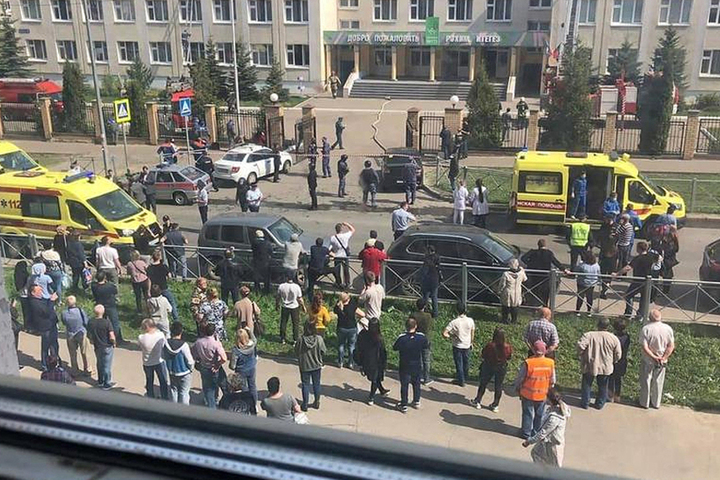 В Казани неизвестные открыли стрельбу в школе: погибли 11 человек, большинство — дети