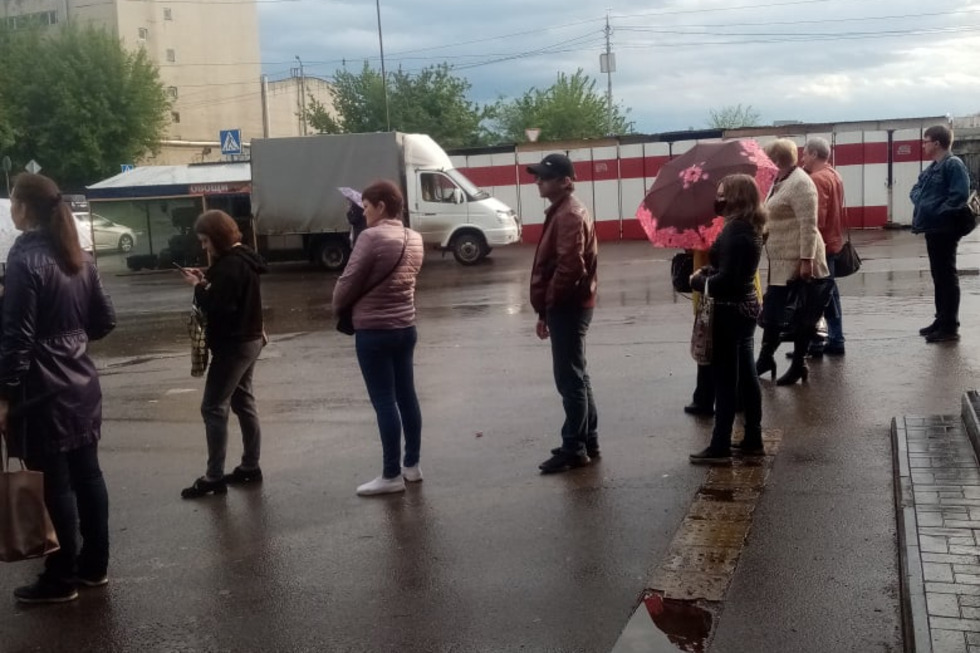 «Люди каждый день опаздывают на работу»: горожане возмутились из-за работы маршрутки в Заводском районе