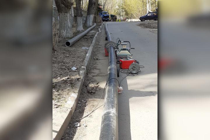 Коммунальщики заменили аварийный участок водопровода на улице Гвардейская 