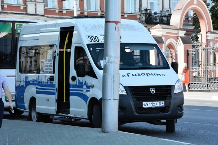 После отказа перевозчика чиновники снова ищут желающих возить пассажиров до «Гагарина» по одному из трех маршрутов