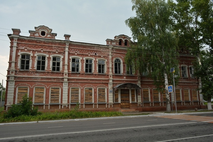 Володин о состоянии старинного здания в Петровске: «Развалили всё?»