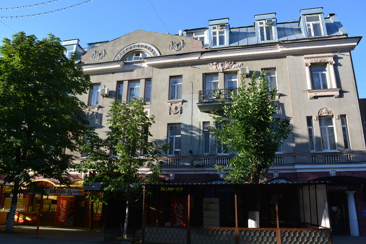 На проспекте Кирова за 3 миллиона отремонтируют фасад старинного здания, где работают чиновники