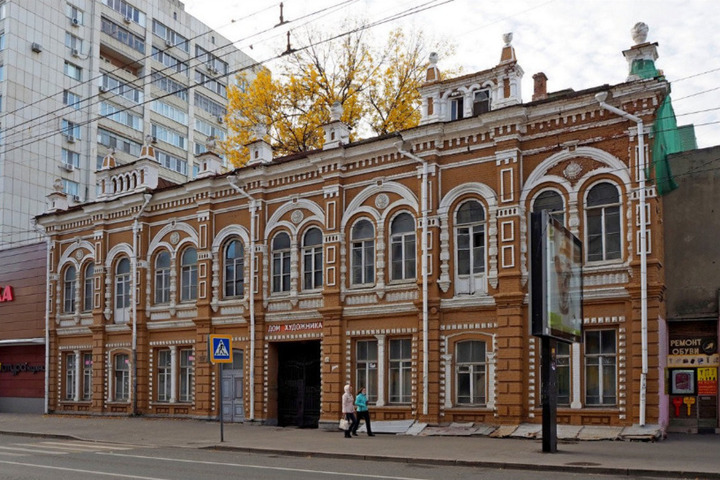 «Здание на грани разрушения»: на градозащитном совете обсудили судьбу Дома художника на Московской
