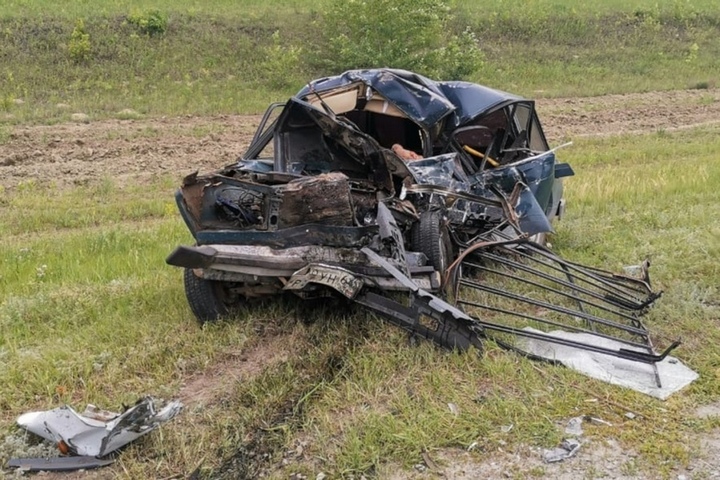 На федеральной трассе в Саратовском районе в столкновении с «ГАЗелью» погиб водитель «четверки»