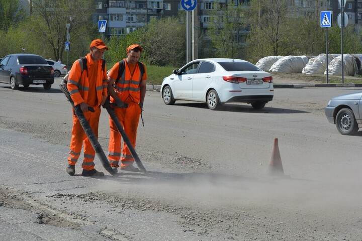 На содержание 52 километров дорог Саратова до конца года потратят еще 100 миллионов