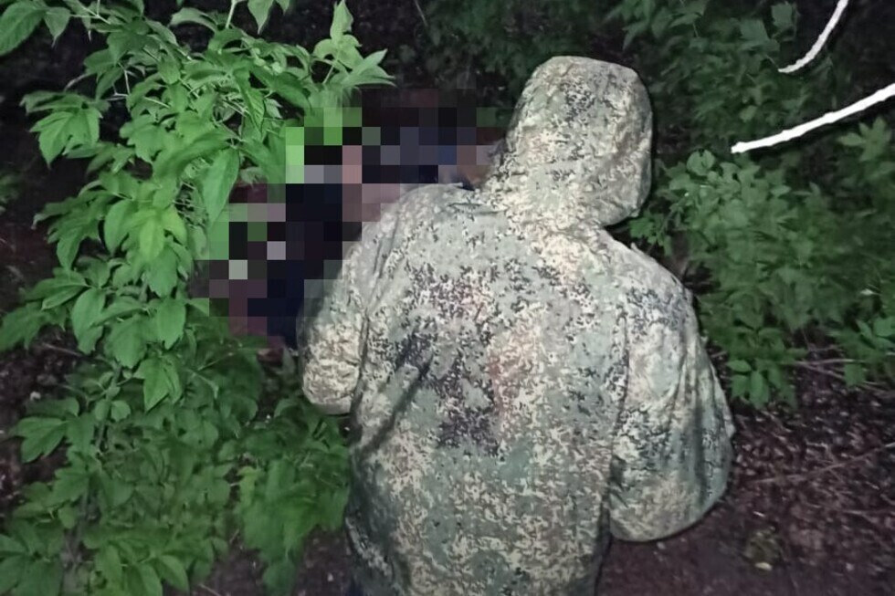 Мужчина, гулявший с собакой, обнаружил рядом с железной дорогой в Ленинском районе тело неизвестного