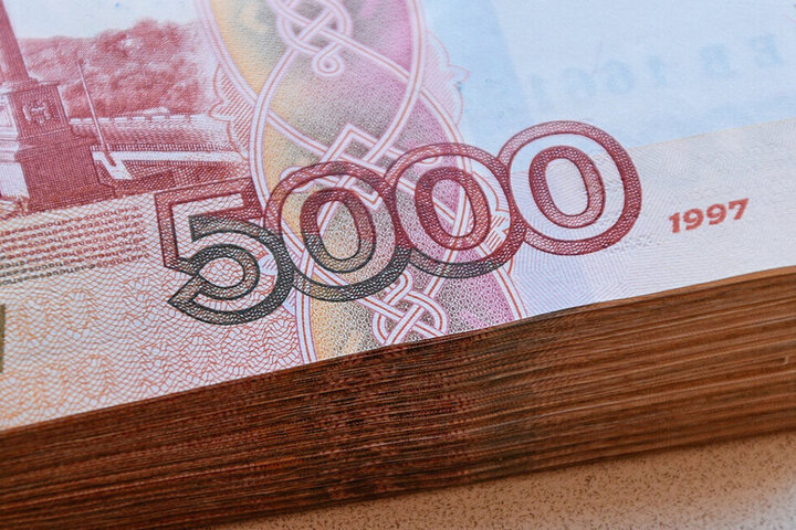 Мэрия берет в долг почти 2 миллиарда рублей. Часть средств пойдет на зарплаты чиновникам и ремонт лестниц