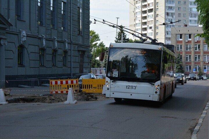Движение двух троллейбусных маршрутов прекращается до вечера из-за перекрытия улиц