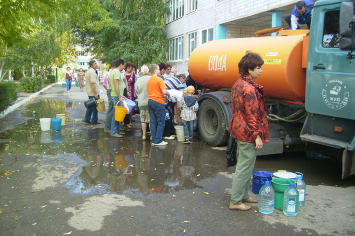 Жителям Ленинского, Кировского и Волжского районов начали подвозить воду