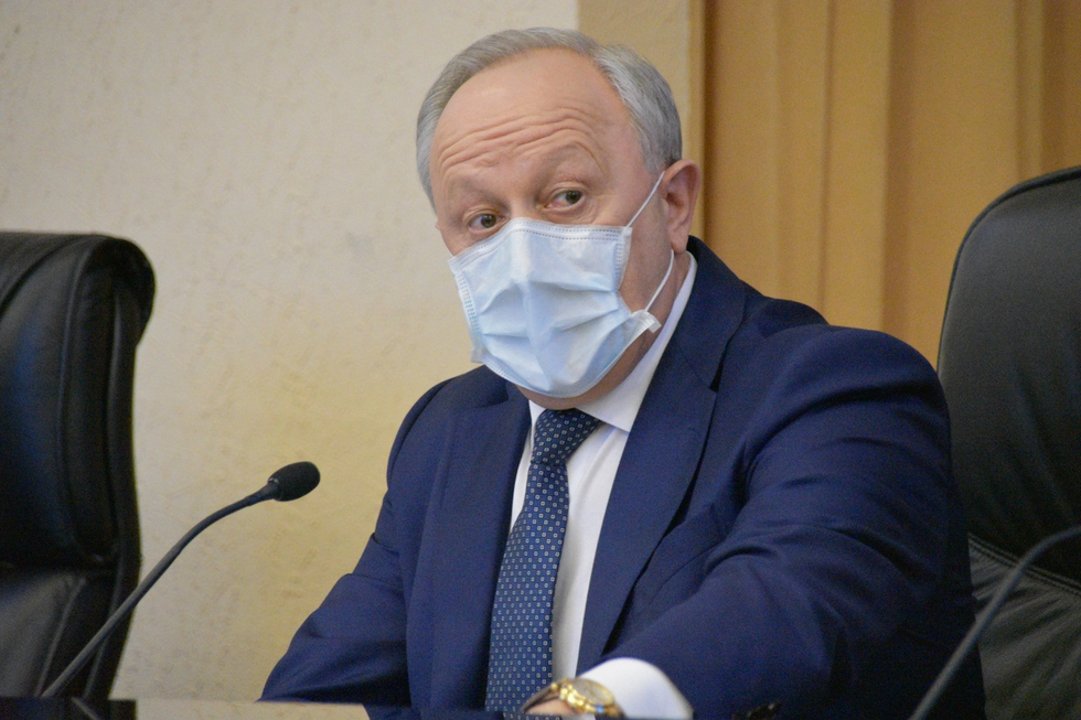 Радаев призвал проводить опросы, чтобы понять, почему саратовцы не хотят вакцинироваться