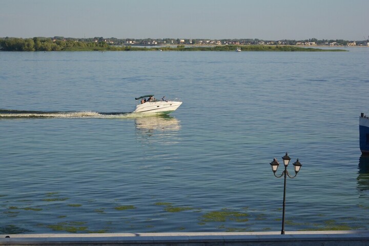 В Саратовской области лодки и гидроциклы с акватории Волги будут эвакуировать на штрафстоянки (за это придется дорого заплатить)