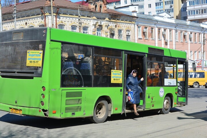 Из Саратова пустили дополнительные автобусы в Усть-Курдюм. Публикуем расписание