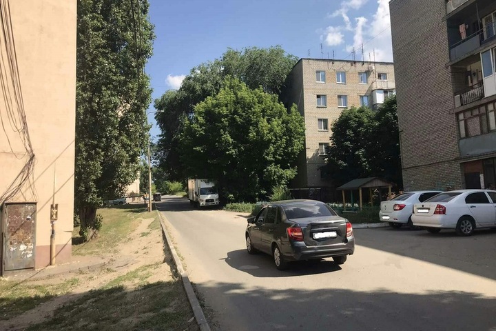 В Ленинском районе водитель легковушки сбил семилетнюю девочку