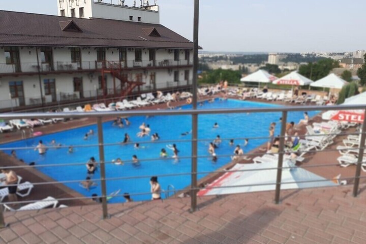 В бассейне парк-отеля «Вишневая Гора» чуть не утонул семилетний мальчик