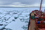 Белая радуга, дрейфующие айсберги, измерение уровня радиации и защита от полярных медведей: ученый СГУ рассказал о работе в Арктике (интервью, фото, видео)