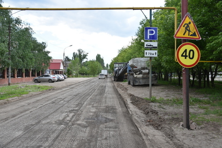 Десять процентов от объема областного дорожного фонда будут тратиться на ремонт внутрипоселковых дорог — это почти полтора миллиарда рублей