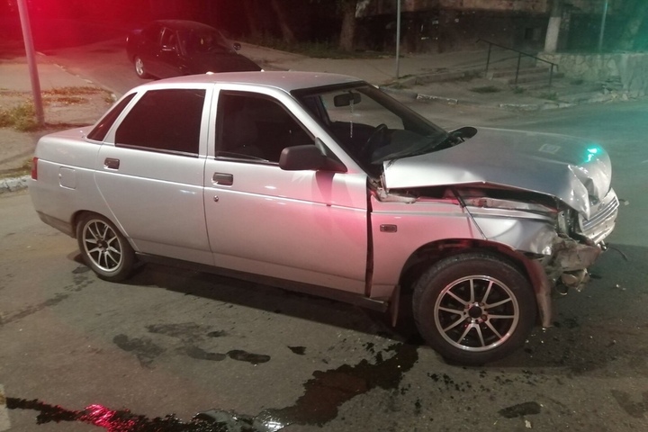 На улице Чернышевского 20-летняя водитель «десятки» не пропустила иномарку и попала в больницу