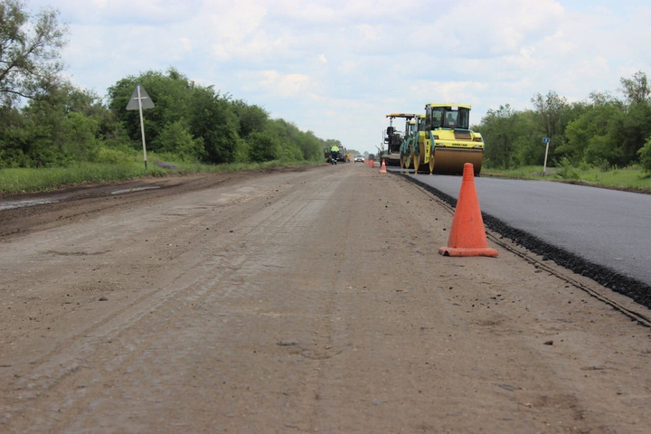 Жителям поселка придется еще год подождать ремонта дороги к трассе