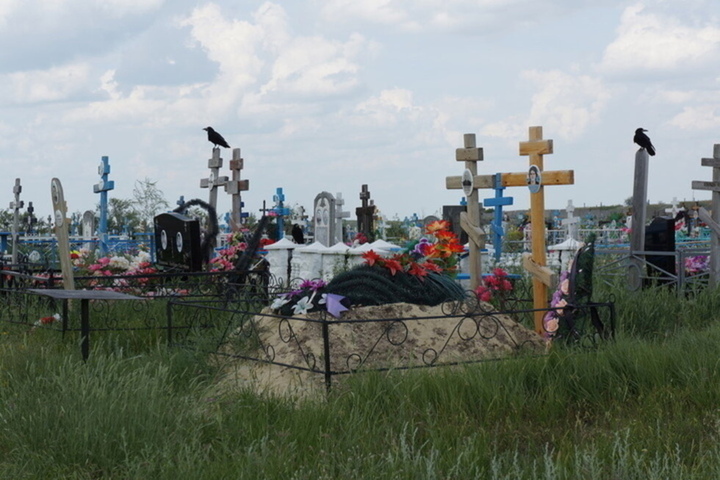 На благоустройство кладбища в поселке на 137 дворов за 7 дней потратят больше 700 тысяч рублей