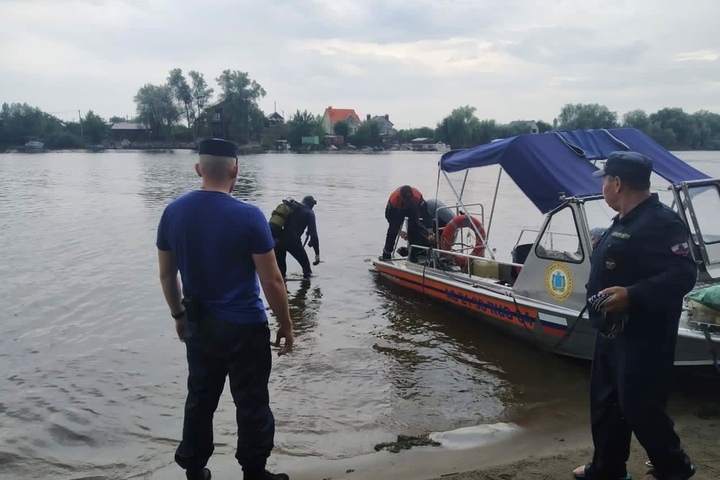 В Энгельсе во время купания в Волге на несанкционированном пляже утонул 29-летний мужчина
