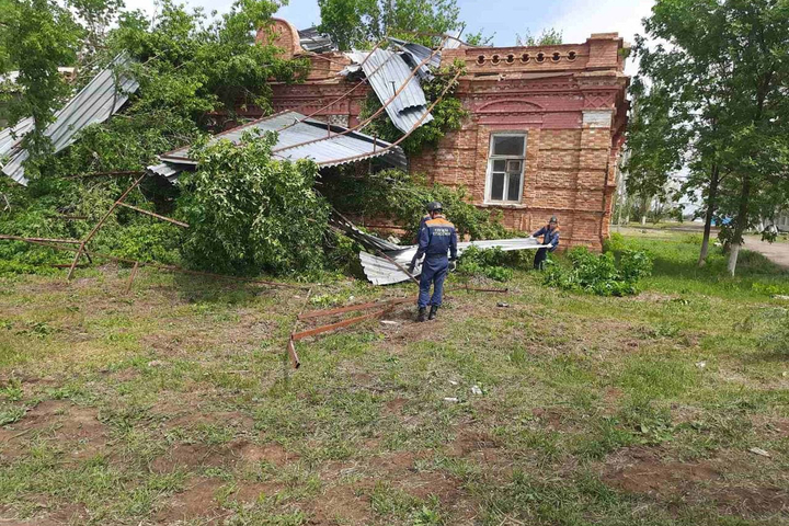 На восстановление крыши районной больницы после урагана из резервного фонда правительства выделили 3,7 миллиона рублей