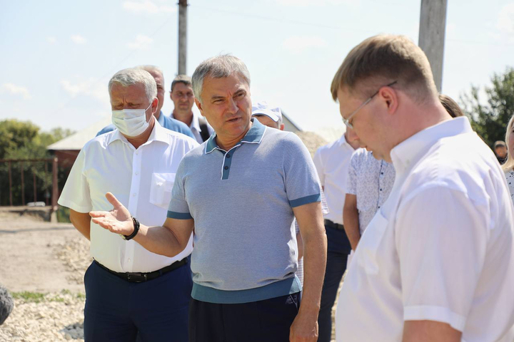 Губернатору посоветовали уволить Дениса Фадеева с поста главы Петровского района (прошло уже две недели, он все еще работает)