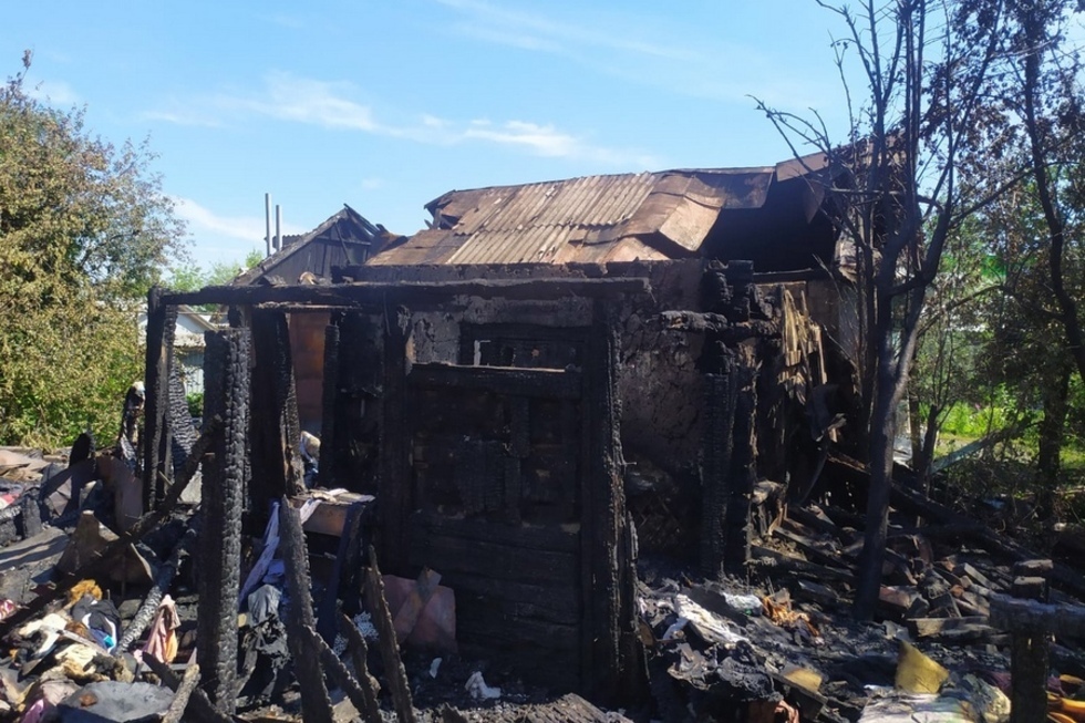 Пьяная женщина развела огонь на веранде и спалила три дома в городе