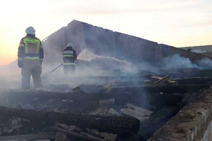 Пожар в сельском ДК: огонь охватил площадь 400 квадратных метров