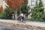 Глава Саратова Михаил Исаев поехал на работу на велосипеде (видео)