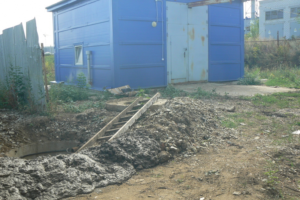 В минприроды подтвердили, что канализационная насосная станция сливает в реку Гуселку фекальные стоки и загрязняет ее