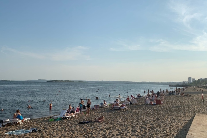 Синоптики рассказали, какой погоды ждать жителям Саратовской области на последних выходных лета и можно ли еще купаться