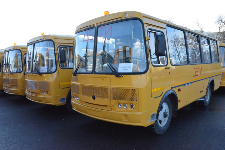 Стало известно, сколько из 6 тысяч «скорых» и школьных автобусов достанется Саратовской области