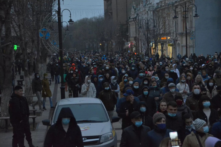 Социологи: все больше россиян готовы принять участие в массовых протестах
