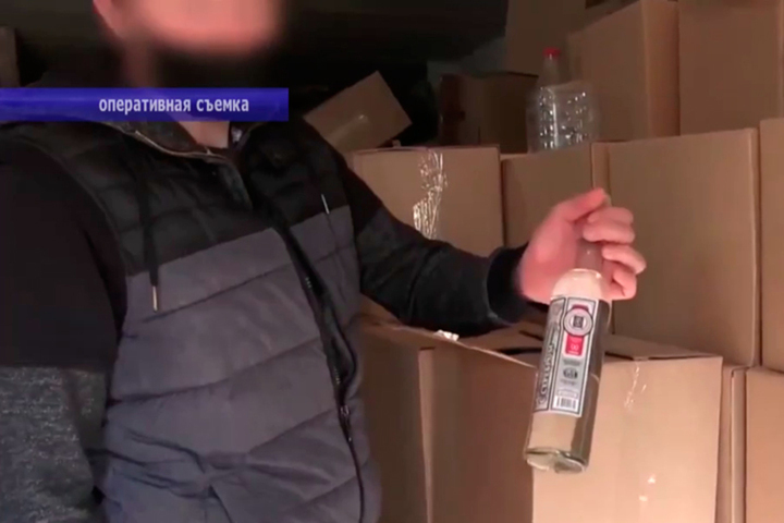 У бутлегеров изъяли около четырех тысяч бутылок алкоголя: возбуждено уголовное дело (видео)