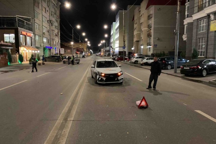 В результате столкновения Chevrolet и машины такси «Ситимобил» на Кутякова госпитализирована 27-летняя девушка