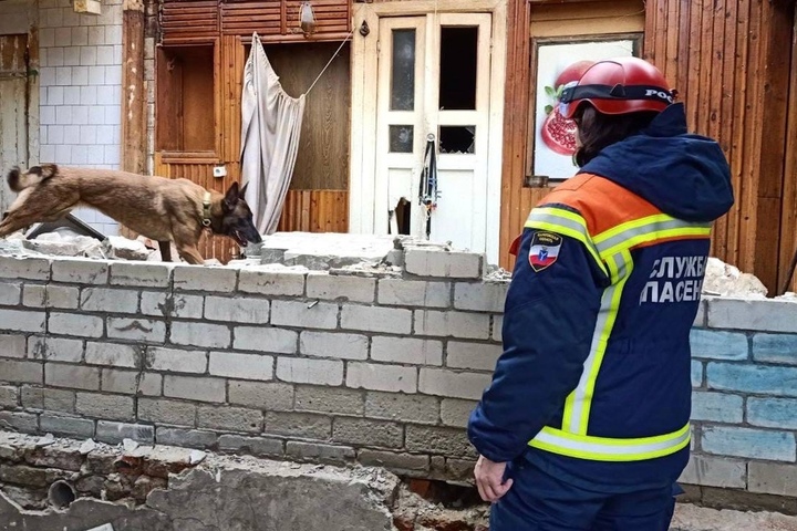 В Заводском районе обрушилась стена кирпичного дома: госпитализирован мужчина