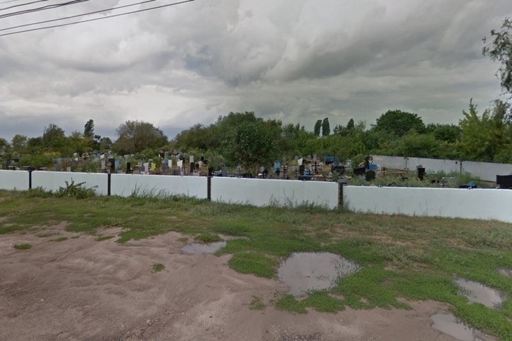 В Энгельсе незаконно расширили «закрытое» кладбище: в «Ритуале» уверяли суд, что захоронения были самовольными
