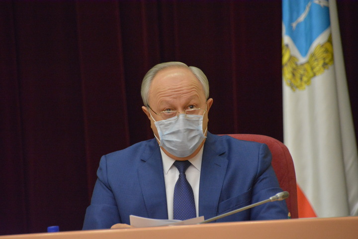 Саратовский губернатор придумал два способа заставить всех носить маски: наказывать владельцев торговых сетей и пассажиров автобусов