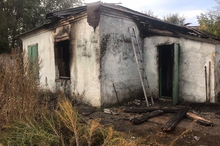 В сгоревшем здании пожарные нашли труп мужчины без определённого места жительства