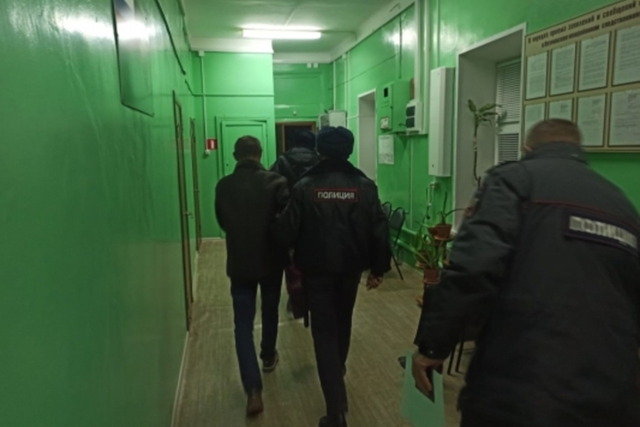 Житель Пугачева признался, что убил соседку на общем балконе, решив, что та его оскорбила