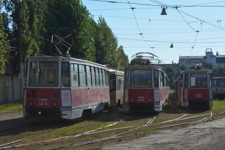 Для саратовцев утро началось с массового простоя трамваев трех маршрутов