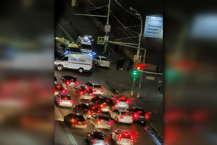 У станции «скорой помощи» в Саратове насмерть сбили двух пешеходов: водитель скрылся