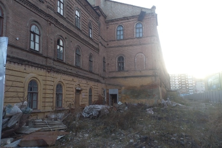 Пустующее здание казарм на Ильинской площади отдали краеведческому музею