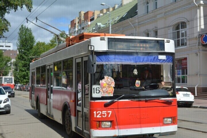 Из-за нерабочих дней саратовские трамваи и троллейбусы начали ходить по сокращенному графику