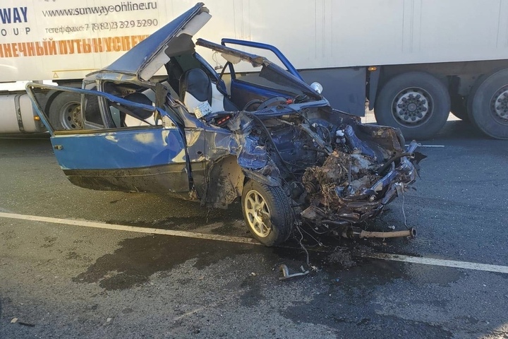 Водитель «Оки», пострадавший в массовом ДТП в Саратовском районе, скончался в больнице