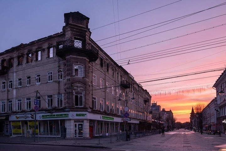 Третий пожар за четыре дня: на проспекте Кирова вновь загорелось здание бывшей гостиницы «Россия»