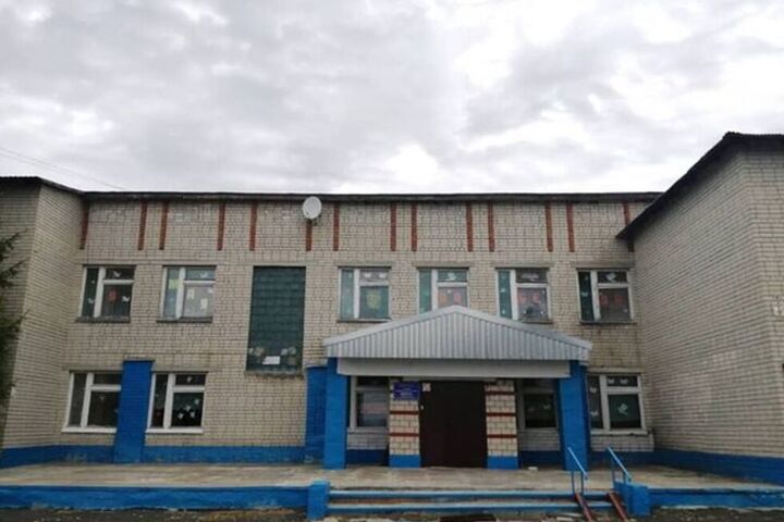 Жители Шереметьевки попросили не реорганизовывать местную школу, чтобы всё село со временем не стало безжизненным. Чиновник дал обещание этого не допустить 