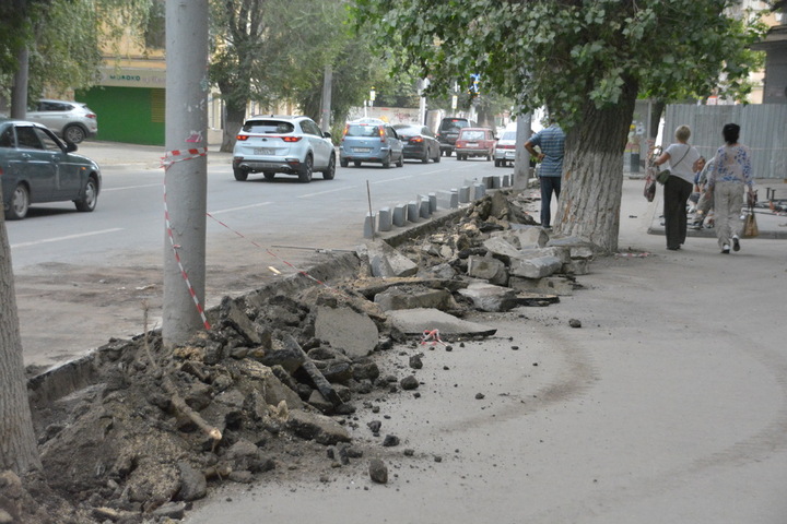 Ремонт тротуаров в Ленинском районе может затянуться до середины декабря