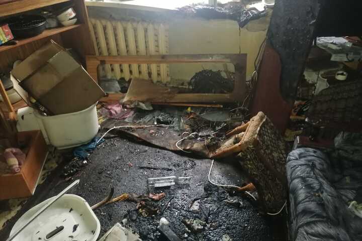 Из горящего дома в Энгельсе эвакуировали 20 человек. Мужчина в больнице